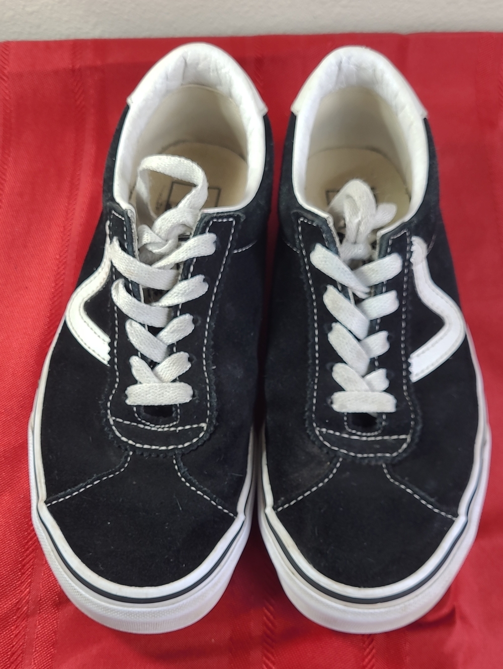 Vans Sport Low Top Black and White Low-Top Skate Sneakers Womens 7.5